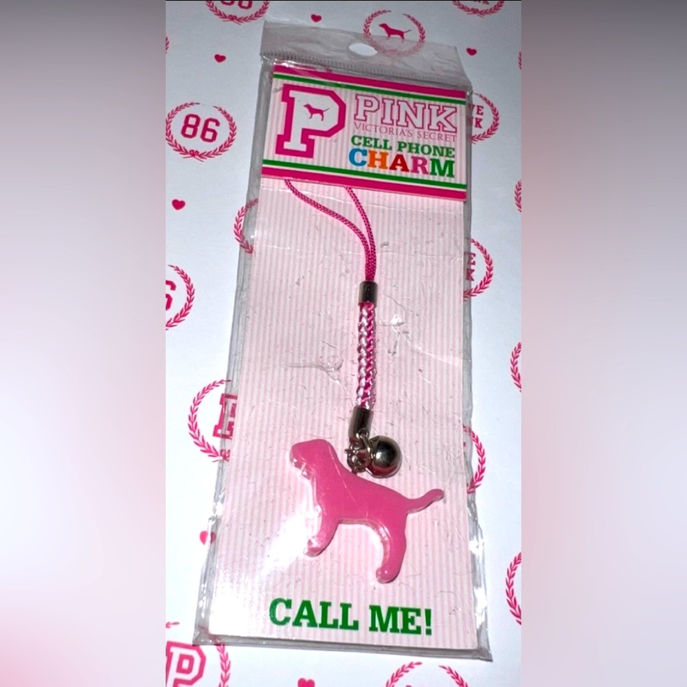 🩷NWT VS PINK PHONE CHARM🩷